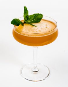 Klassischer kann ein Cocktail mit kubanischem Rum wohl kaum sein - der Old Cuban; Bild: Pernod Ricard Deutschland